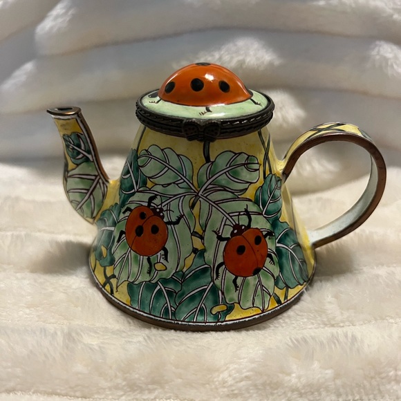 Kelvin Chen Other - Kelvin Chen Vintage Hand-Painted Ceramic Ladybug Teapot Trinket Box